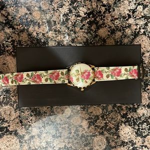 Gucci G-Timeless Quartz Cream&gold Floral Motif Dial Ladies Ladies Watch